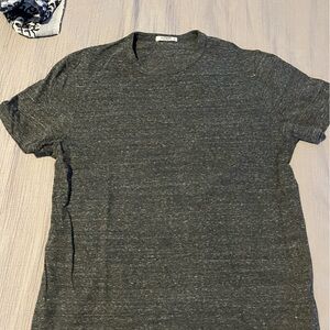 Buck Mason dark gray slub cotton tee shirt. Men’s size medium.